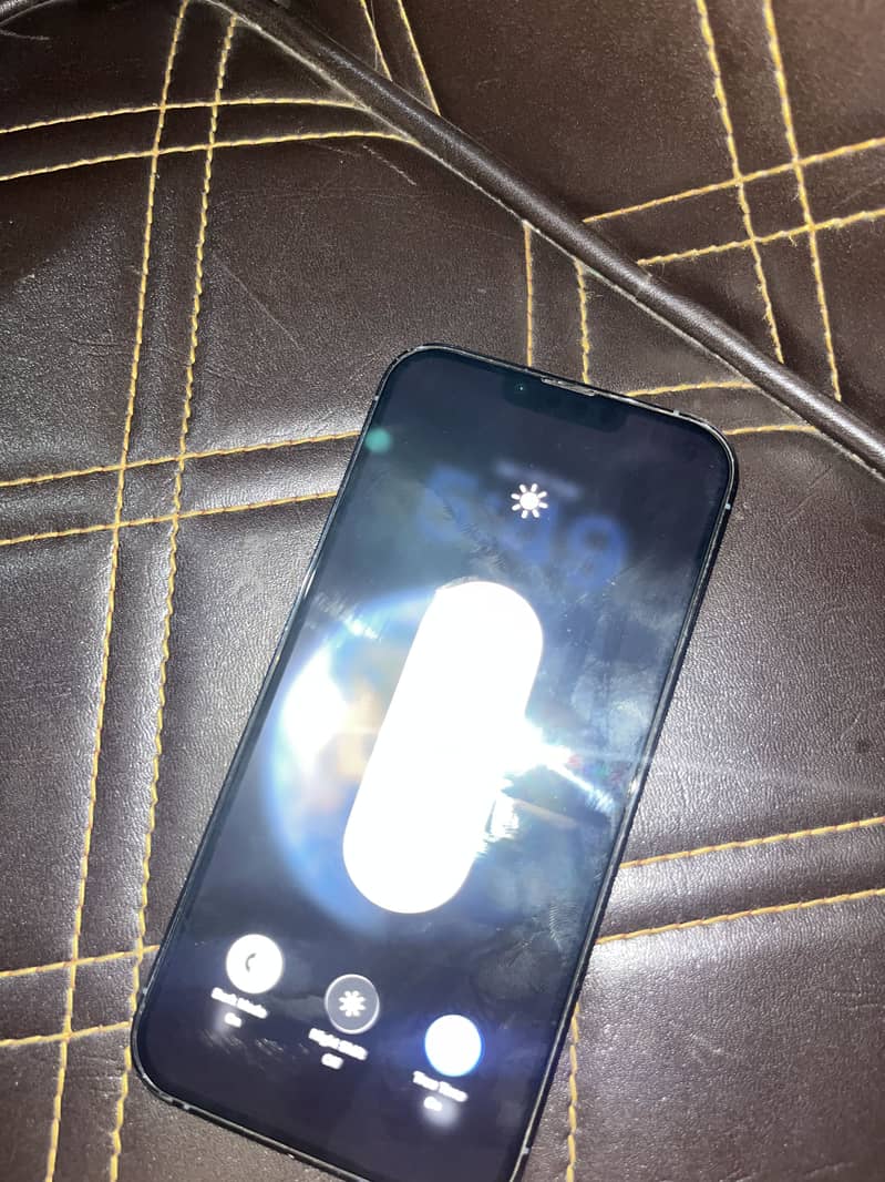 Apple iPhone 13 Pro Max 3