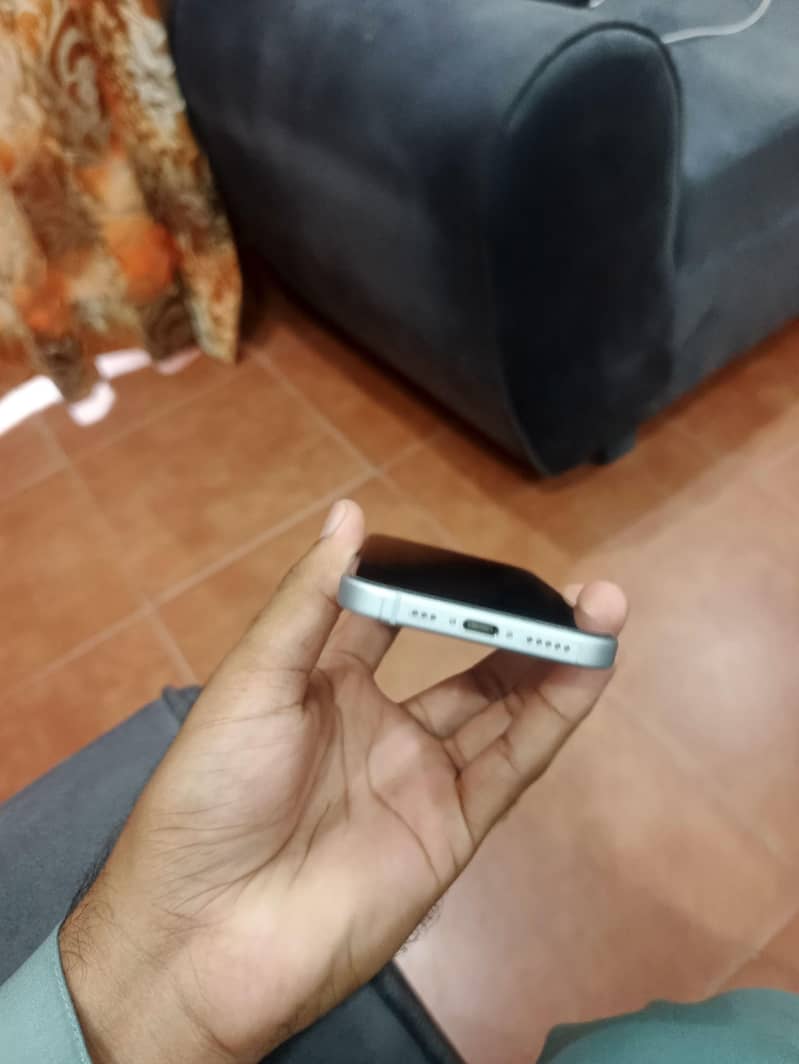 Apple iPhone 15 5