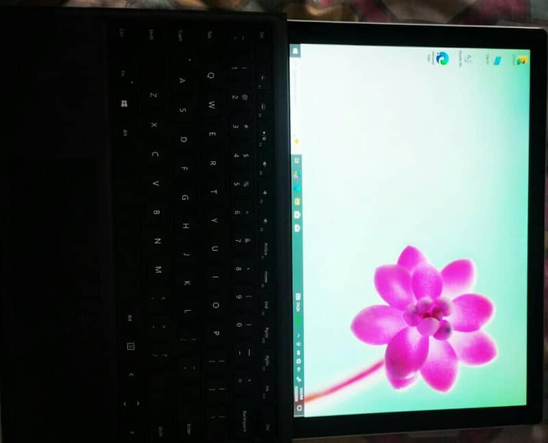 Microsoft/ Surface/ Pro 6/ 3