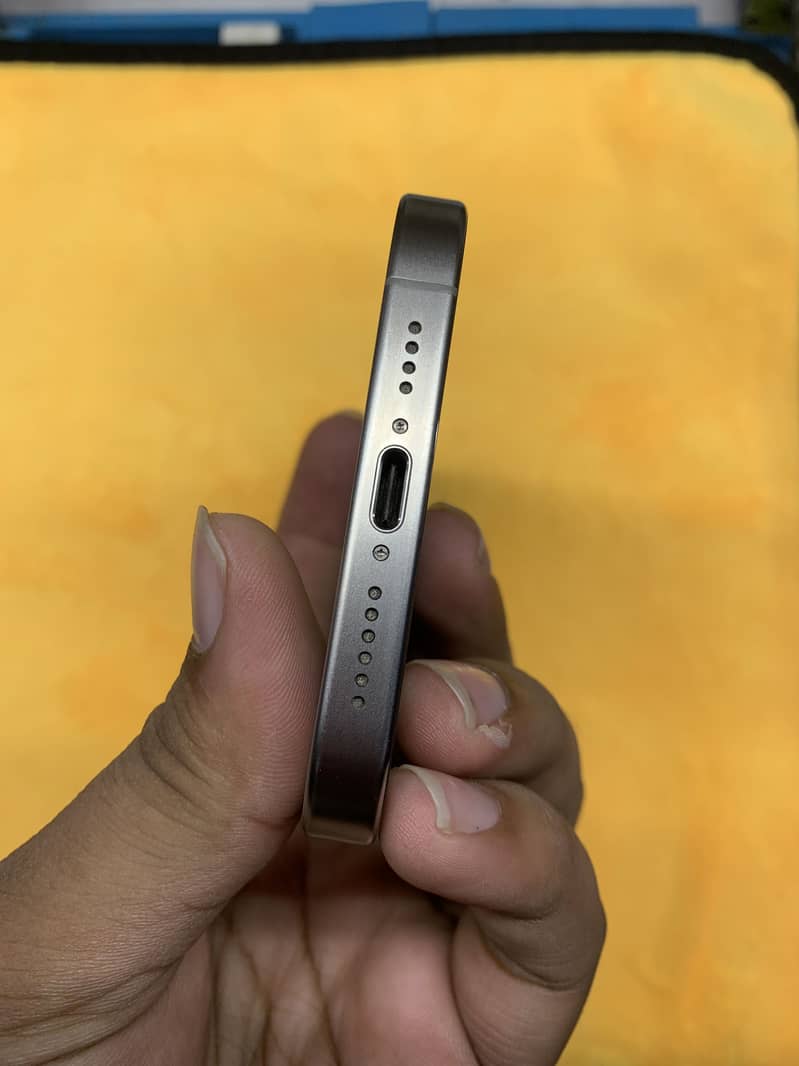 Apple iPhone 15 Pro Max 1