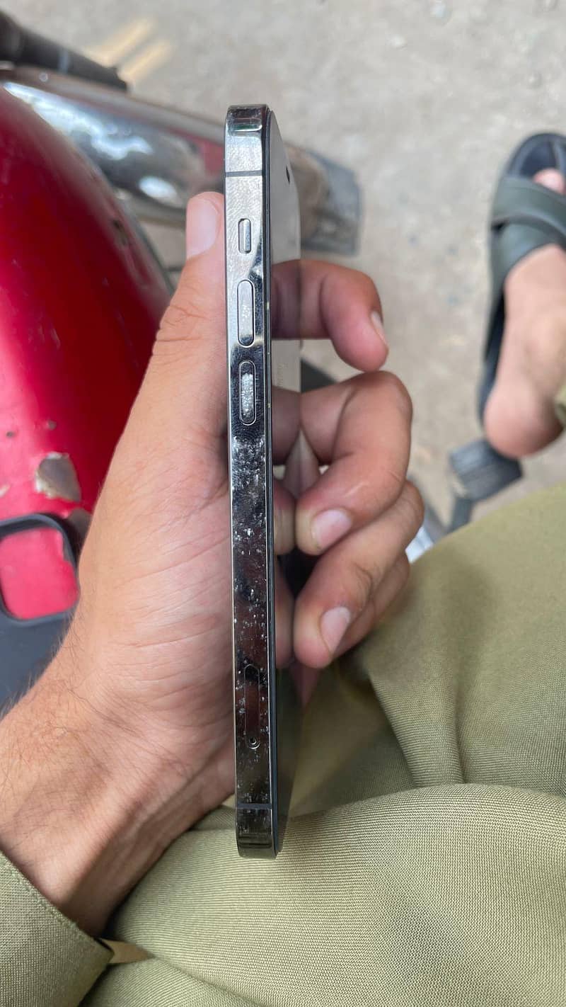 Apple iPhone 12 Pro 2