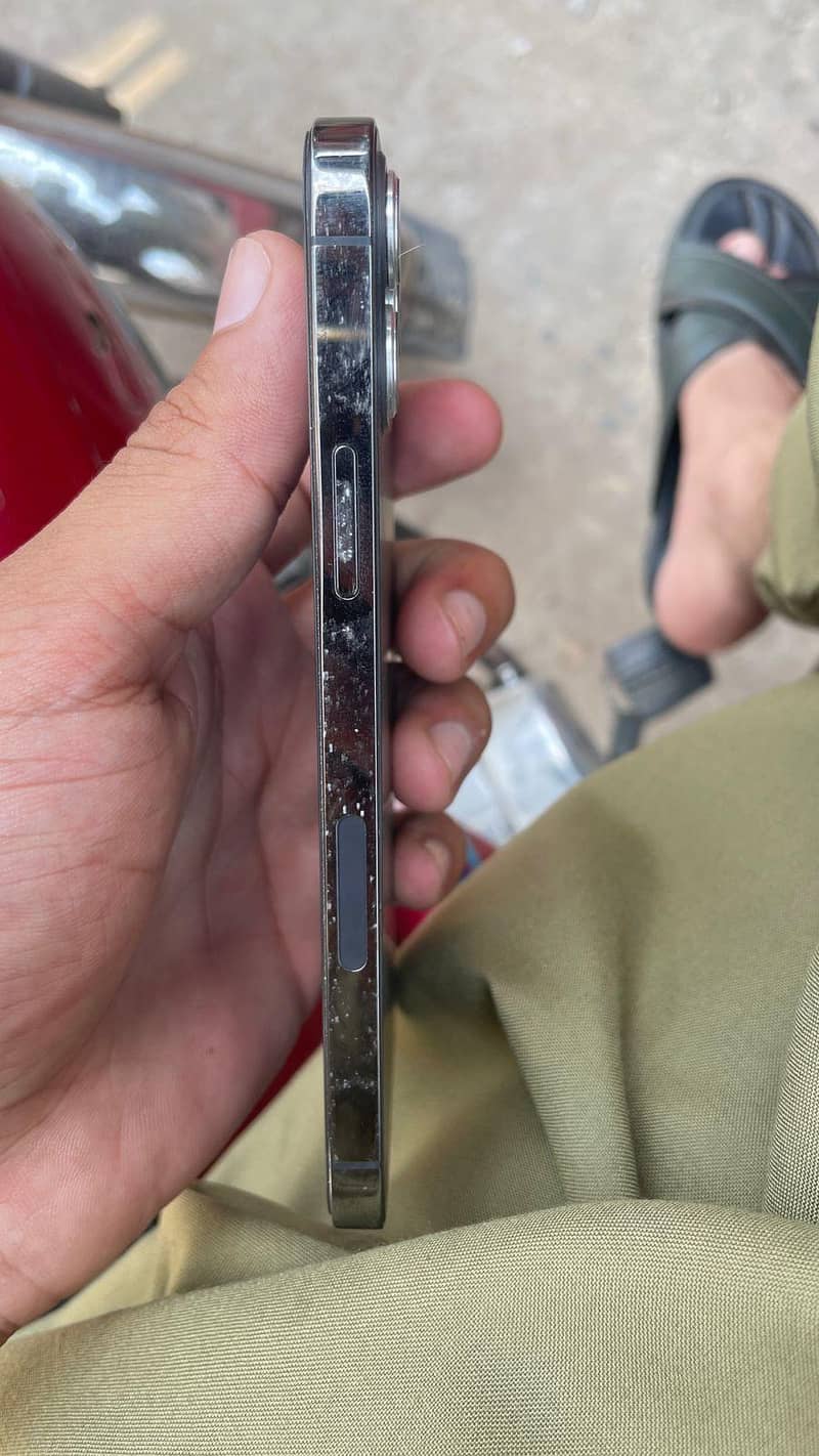 Apple iPhone 12 Pro 3