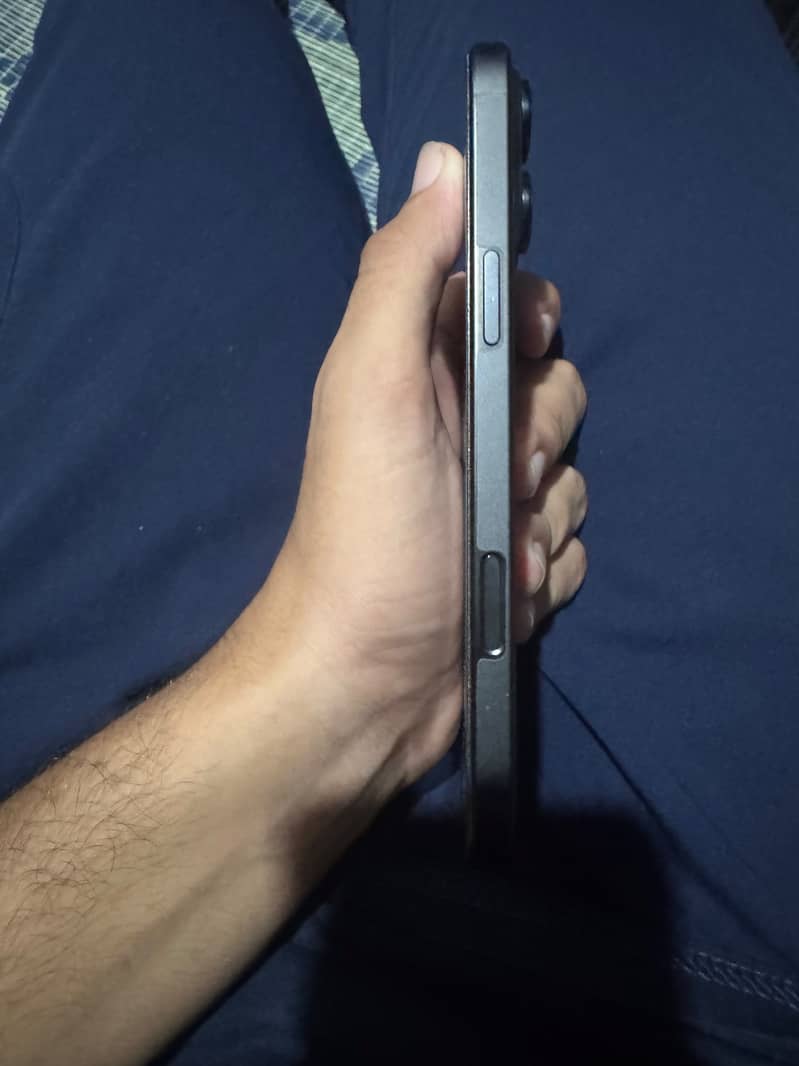 Apple iPhone 16 Pro Max 0