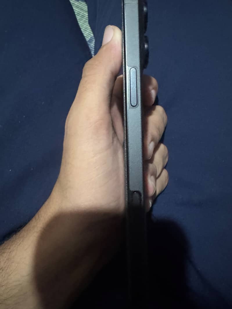 Apple iPhone 16 Pro Max 5