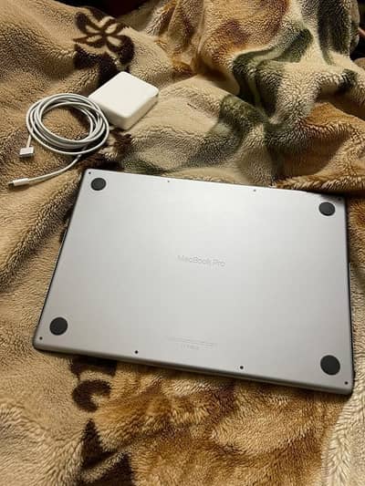 apple Mac book pro m2 full box 96gb 2tb