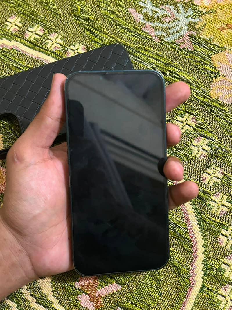 Apple iPhone 13 1