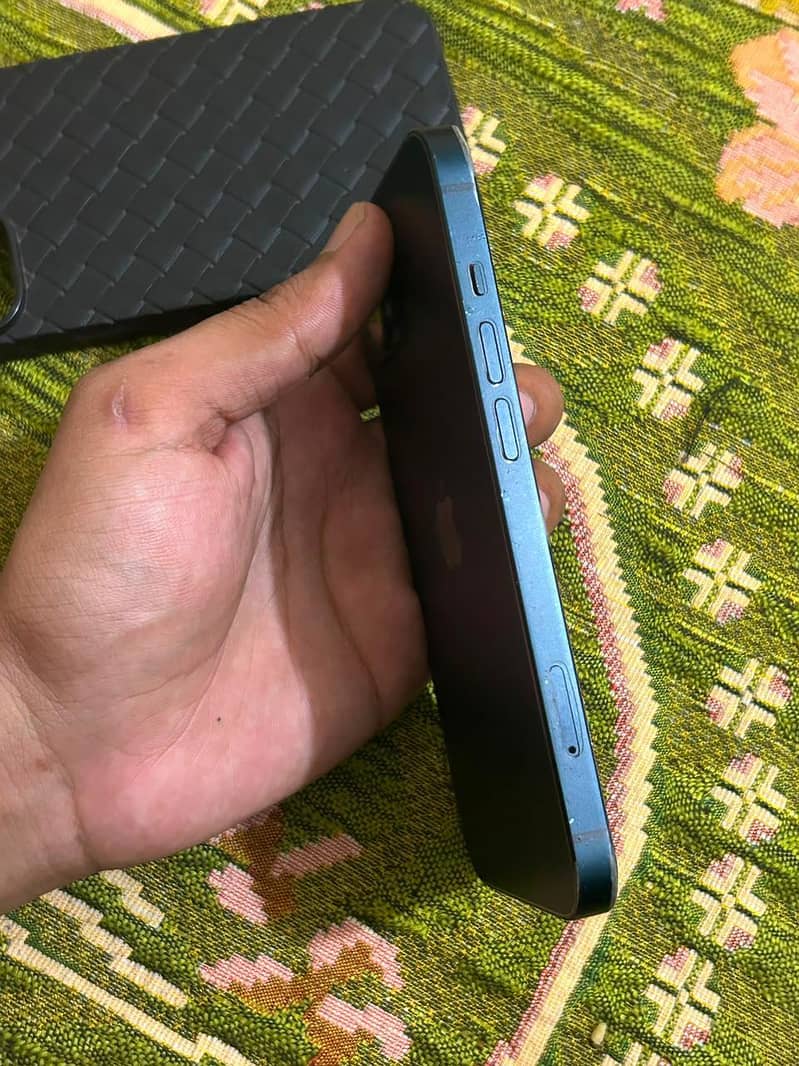 Apple iPhone 13 3