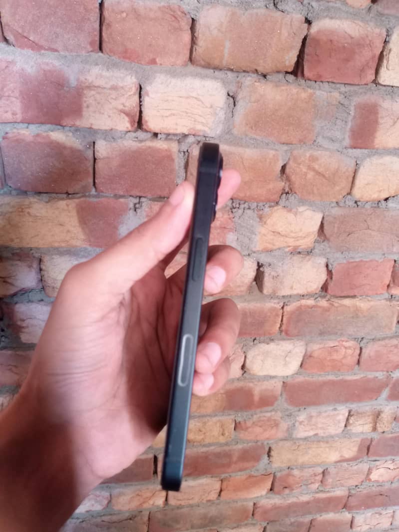 Apple iPhone 13 1