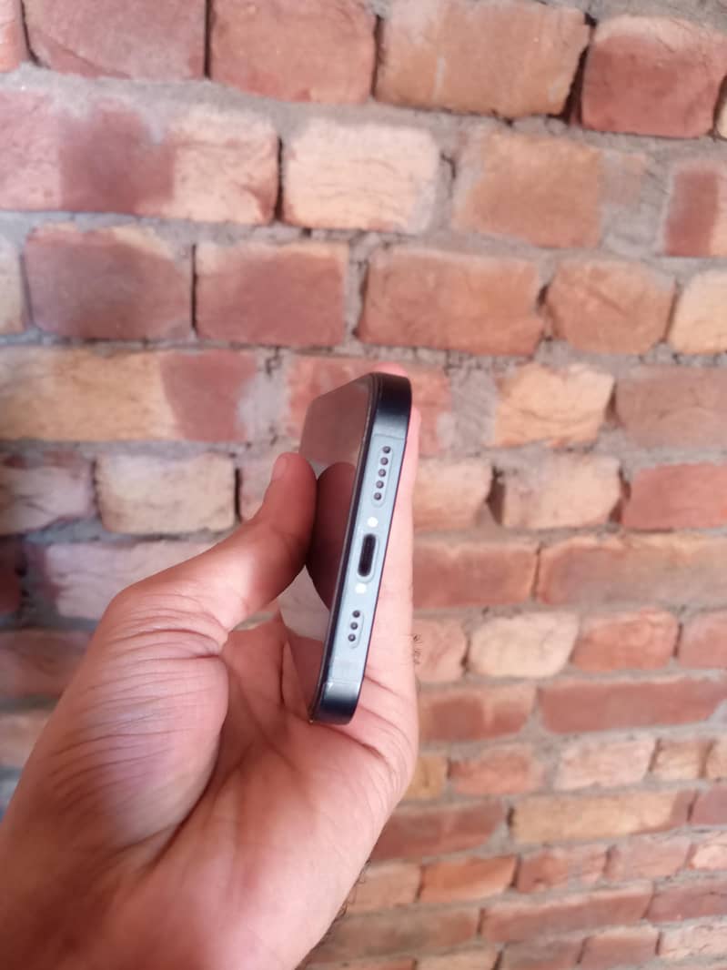 Apple iPhone 13 3