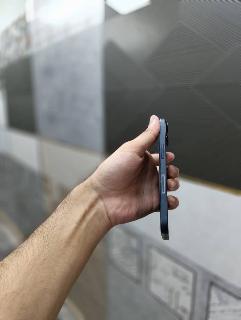 Apple iPhone 14 2