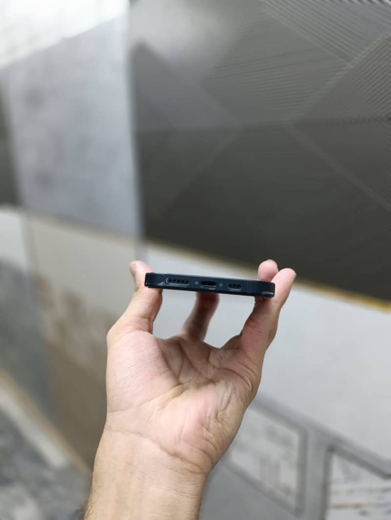 Apple iPhone 14 3