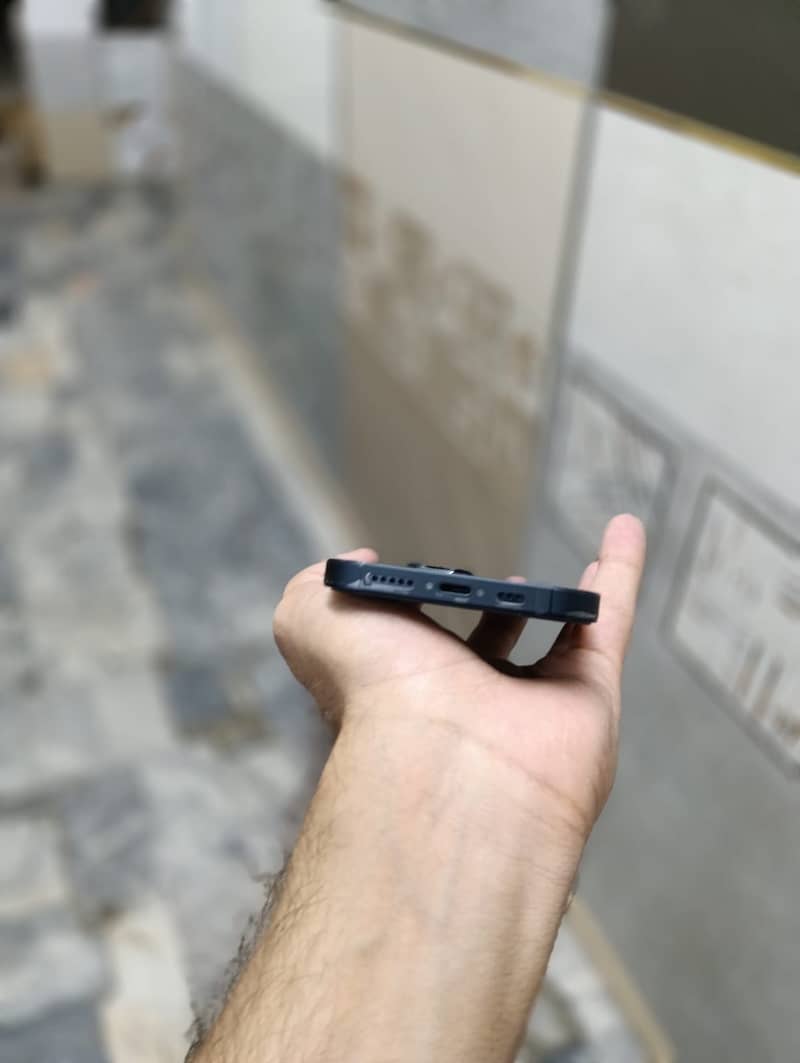 Apple iPhone 14 4