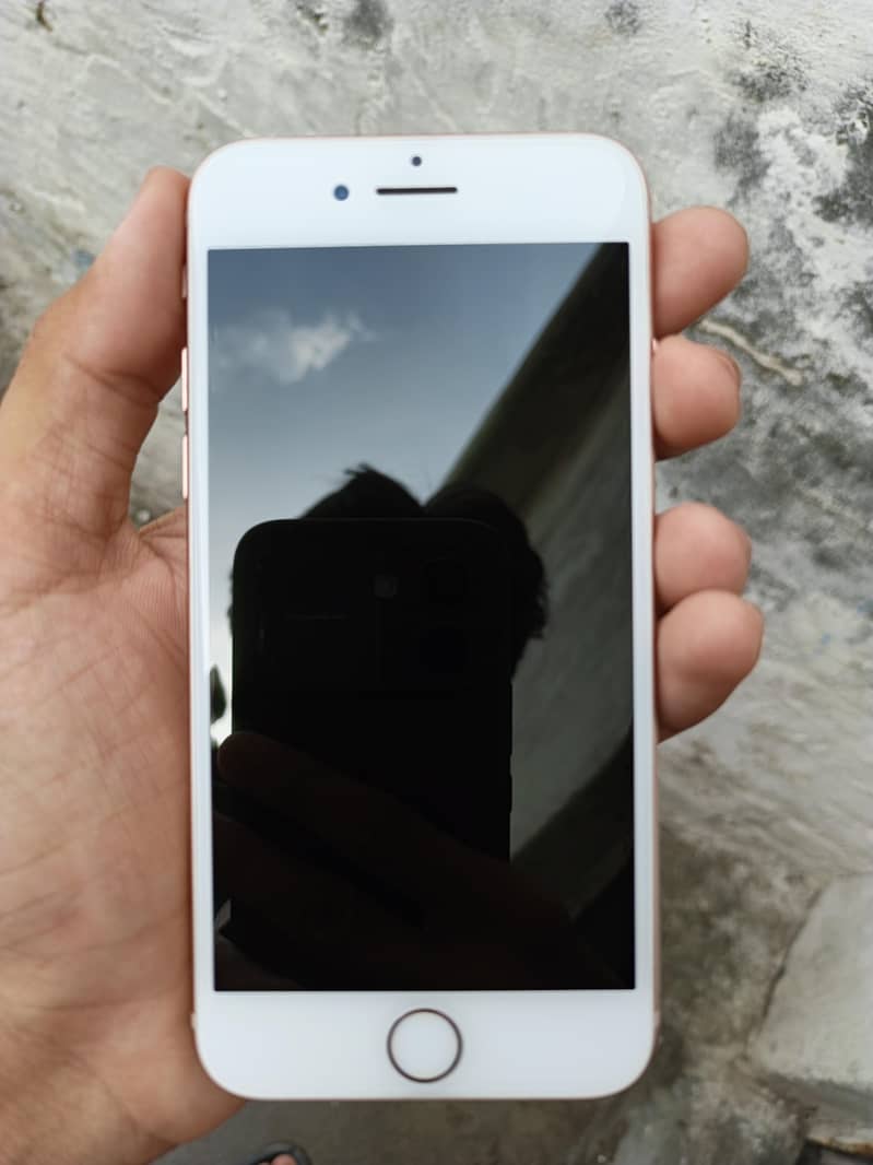 Apple iPhone 8 1