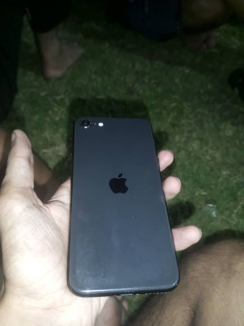 Apple iPhone SE 3