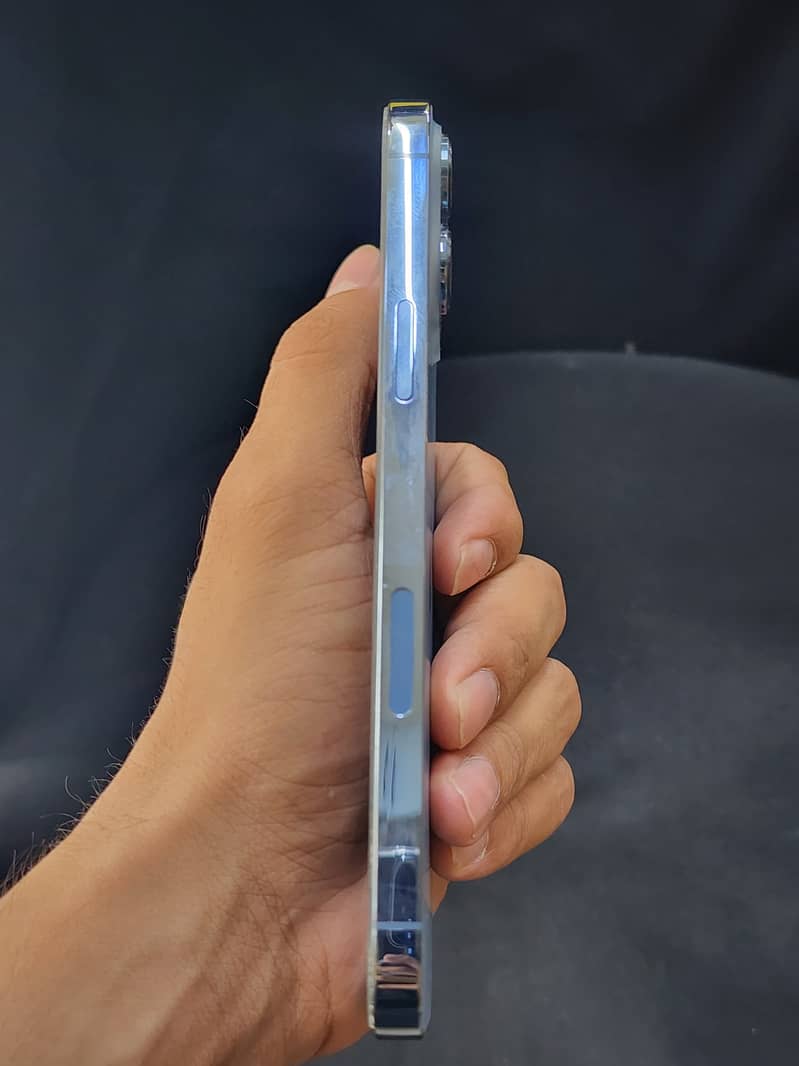 Apple iPhone 13 Pro Max 5
