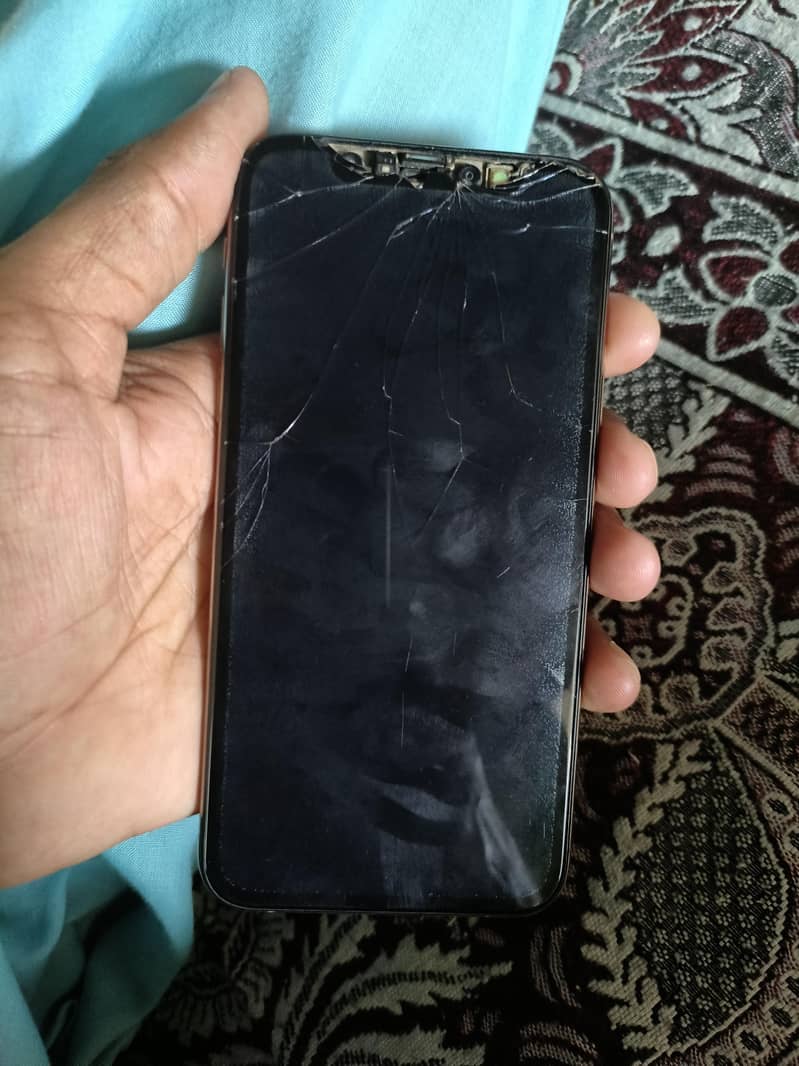 Apple iPhone XS 1