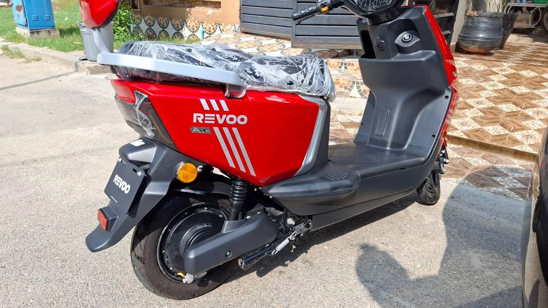 Revoo A12 5
