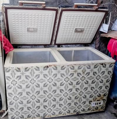 Dawlance freezer condition 10 by 10 good working condition