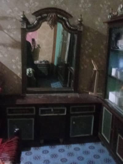 Solid Tahli Wood Showcase