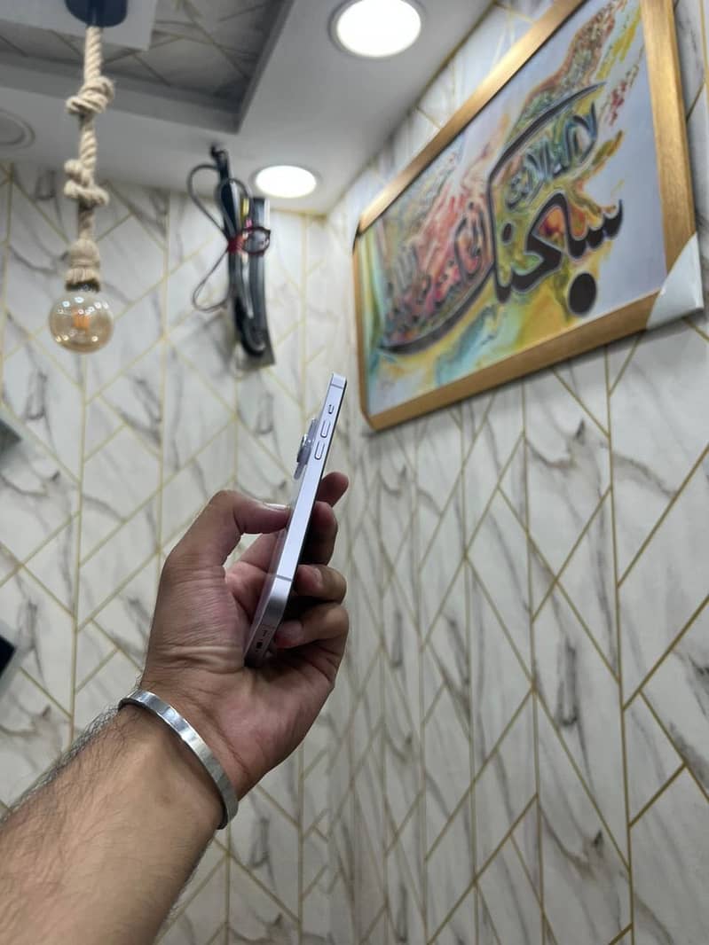 Apple iPhone 14 7