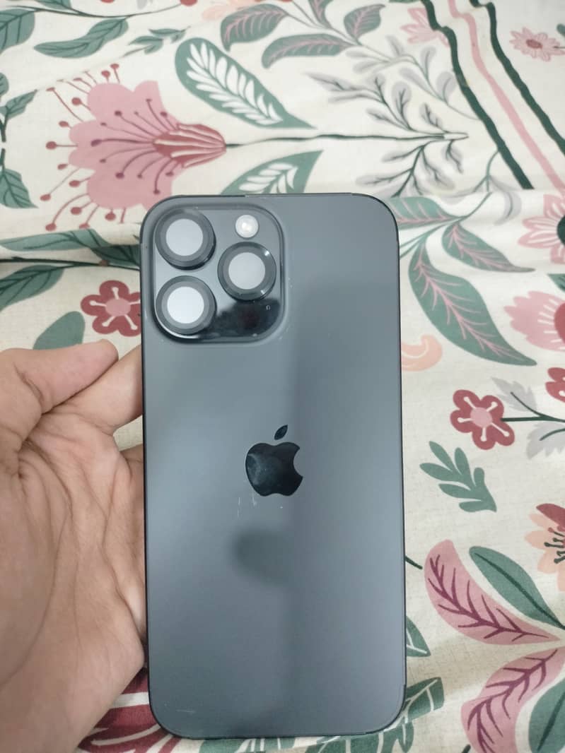 Apple iPhone 16 Pro Max 1