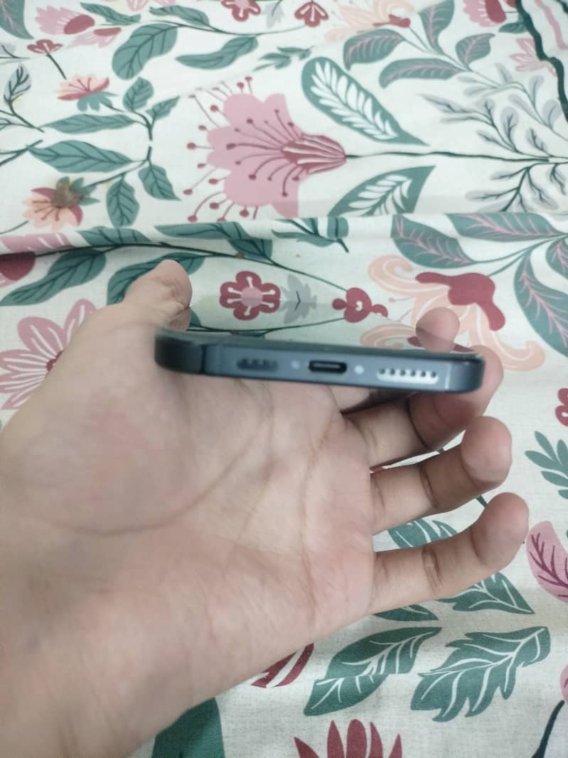 Apple iPhone 16 Pro Max 5
