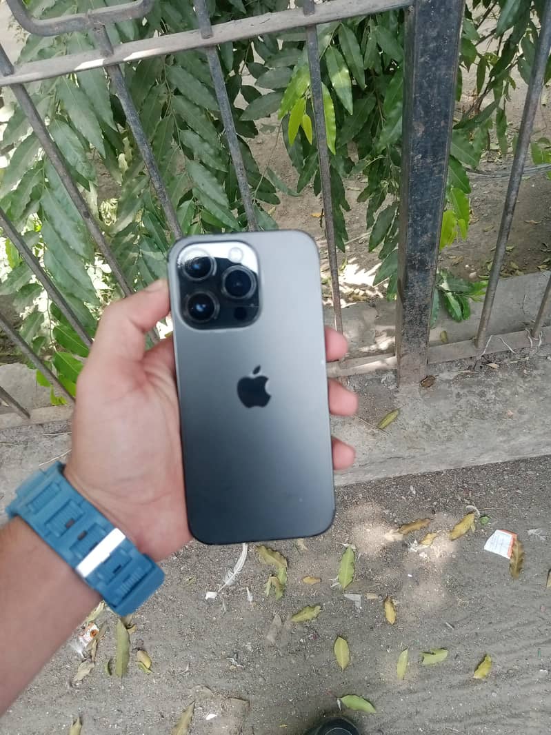 Apple iPhone 14 Pro 0