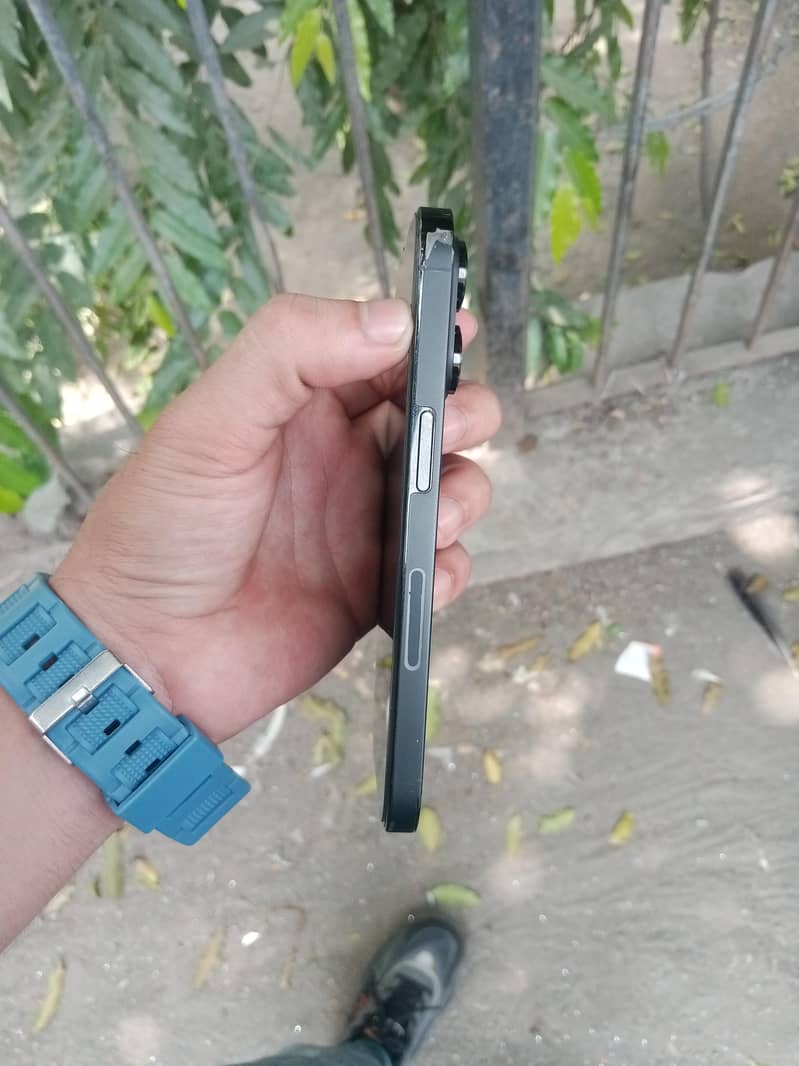 Apple iPhone 14 Pro 1