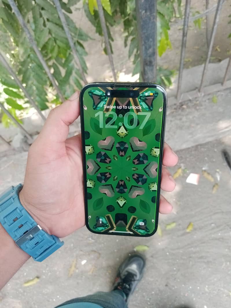 Apple iPhone 14 Pro 2