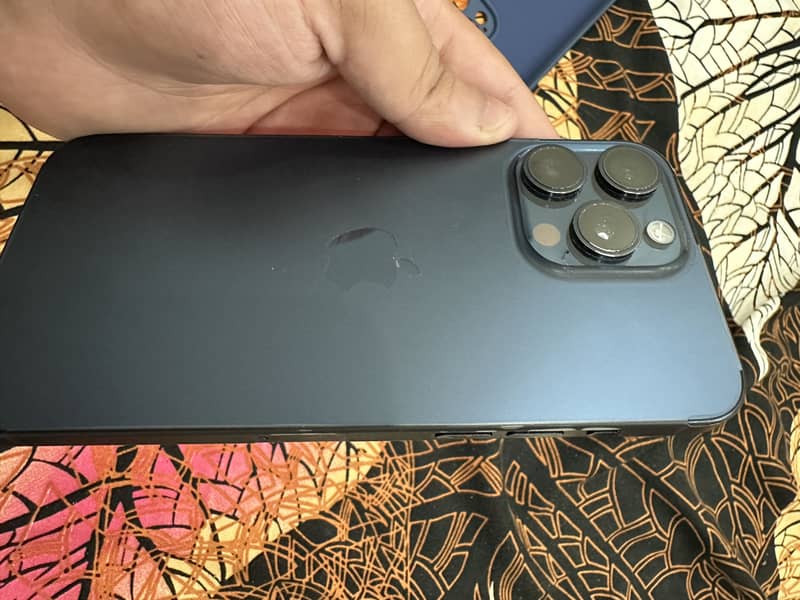 Iphone 15 Pro Max 6