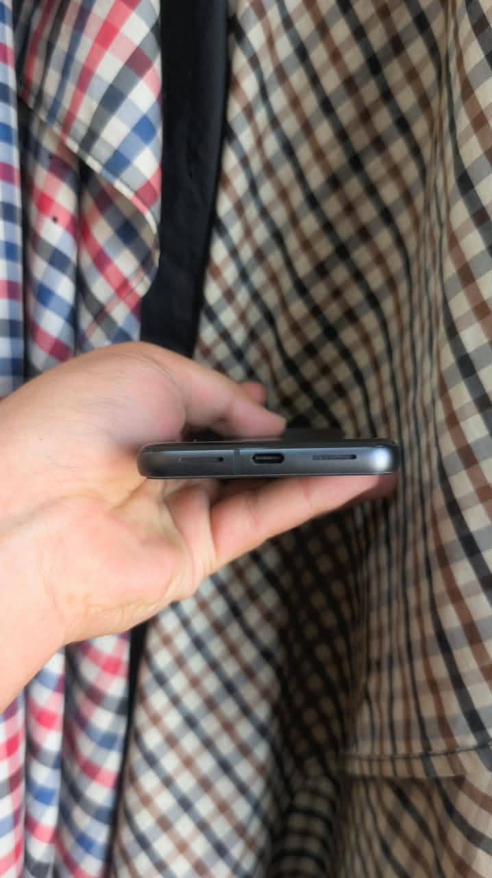 Google Pixel 8 5