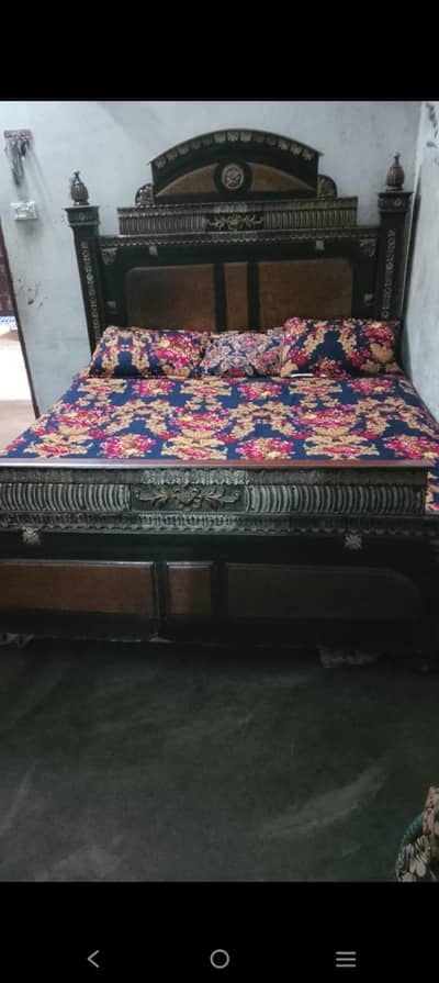 bed k sath gada bi 2 side teball