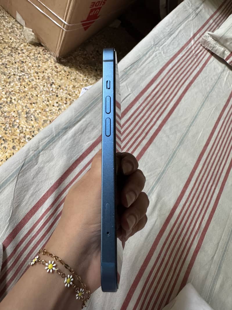Apple iPhone 13 3