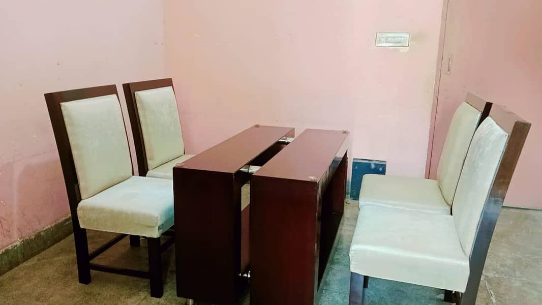 Dinning Table & 4 Chairs 1