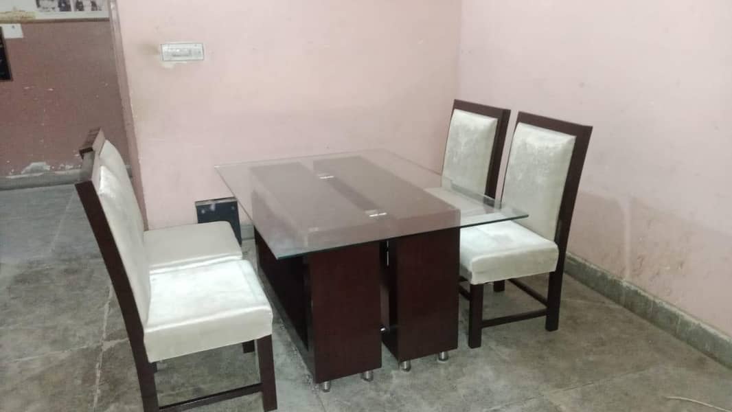 Dinning Table & 4 Chairs 2