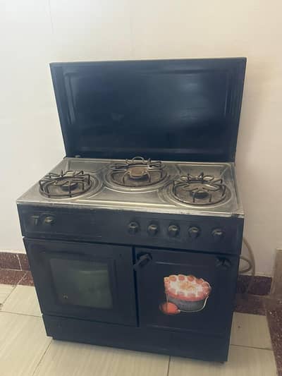 Burner gas cooking range with Oven| Black color| used