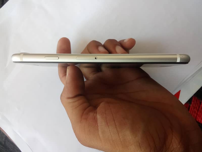Apple iPhone SE 3