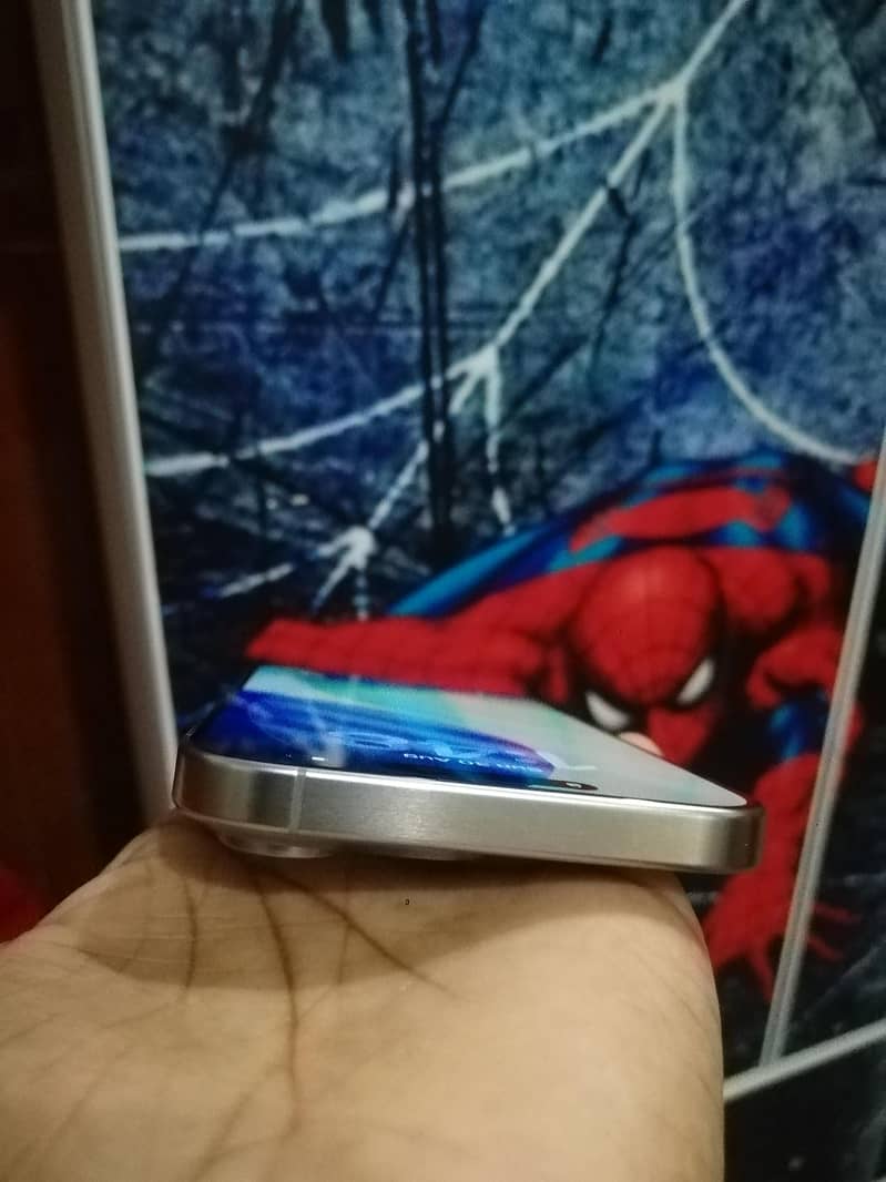 Apple iPhone 15 Pro Max 3