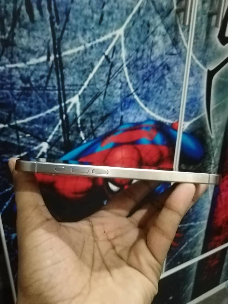 Apple iPhone 15 Pro Max 5