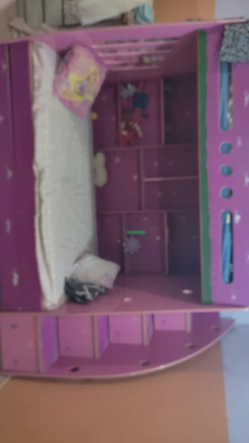 Double bed 0