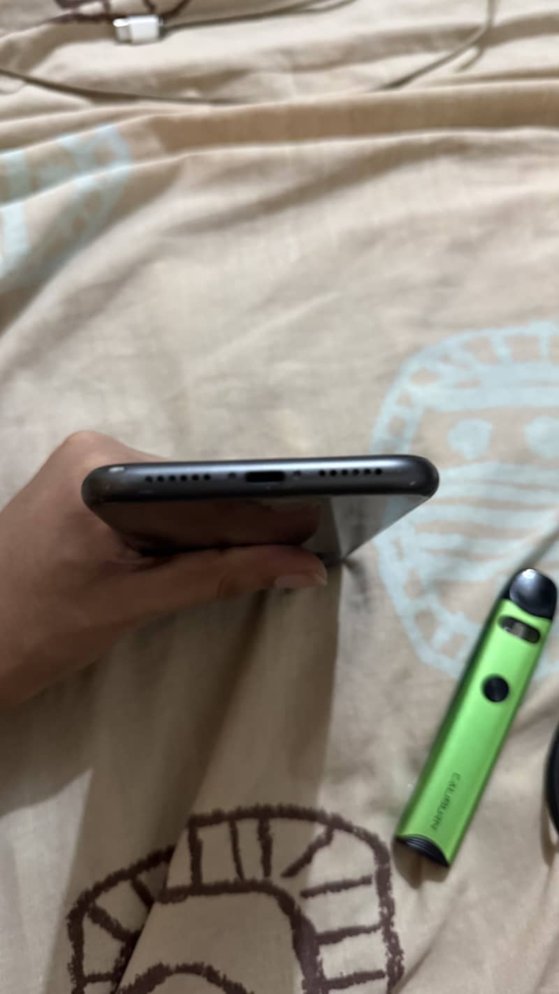 Apple iPhone 11 2