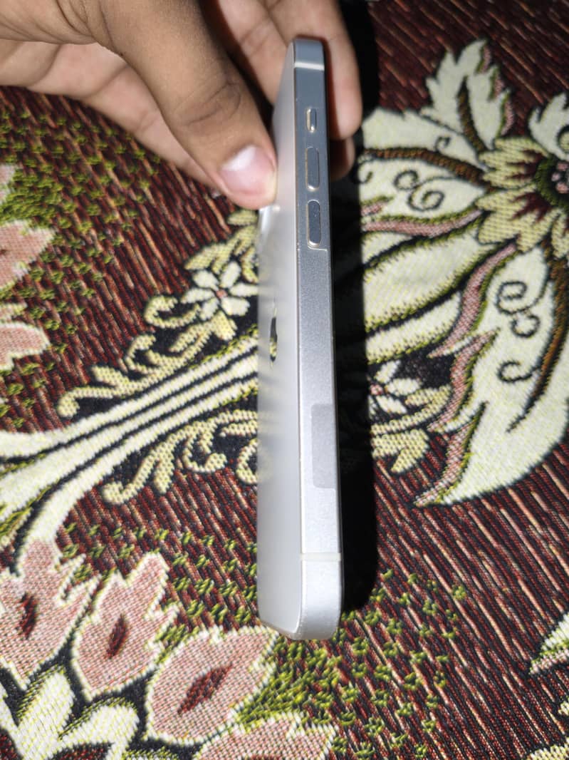 Apple iPhone 14 2
