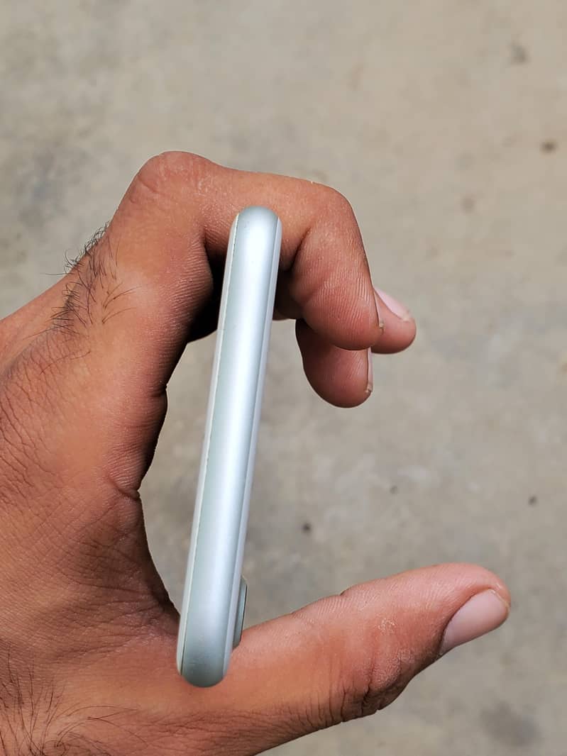 Apple iPhone 7 2