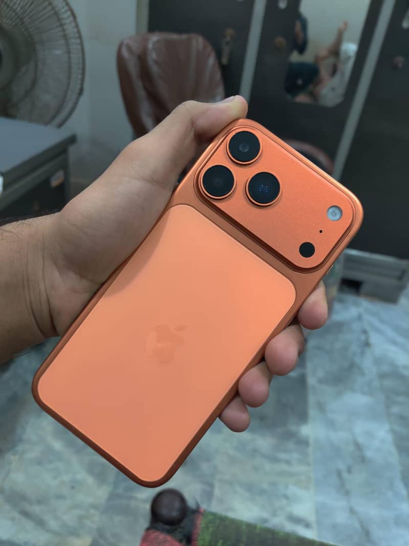 Apple iPhone 17 Pro Max 2