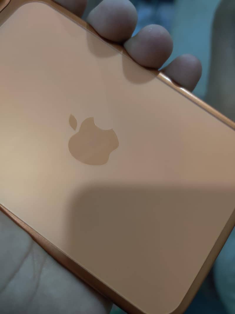 Apple iPhone 17 Pro Max 4