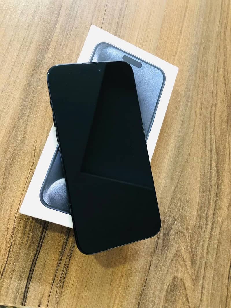 Apple iPhone 15 Pro Max 1