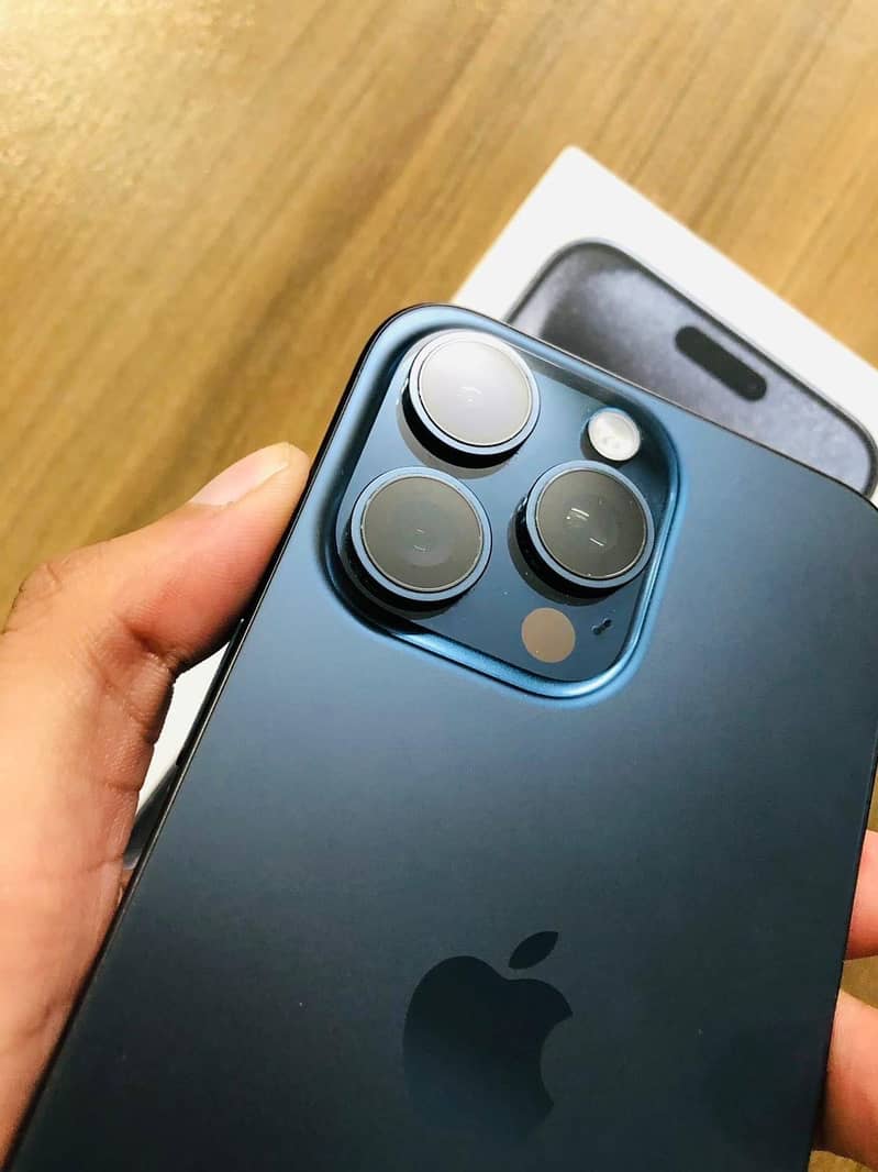 Apple iPhone 15 Pro Max 3