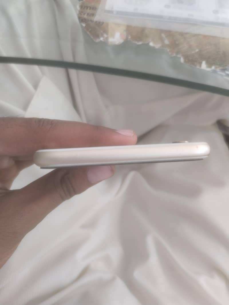 Apple iPhone 6 Plus 1