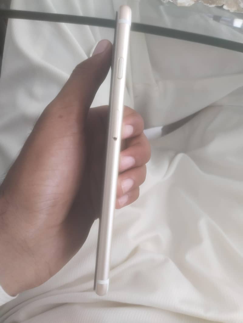 Apple iPhone 6 Plus 4