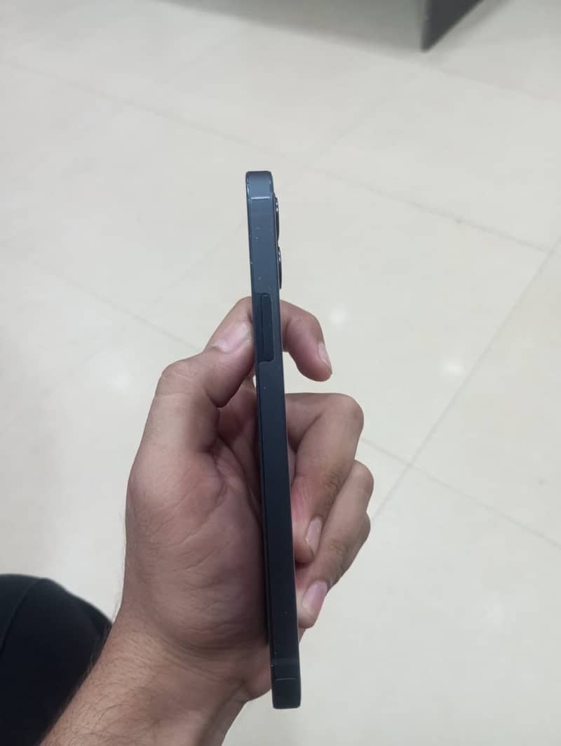 Apple iPhone 12 2